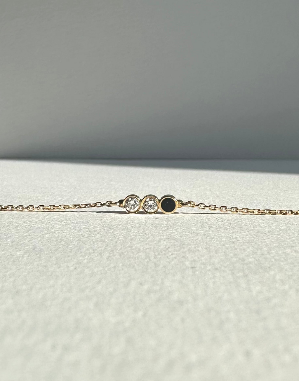 Bracelet 3 Confettis laque noire or jaune diamants 